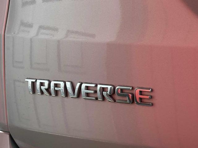 Photo of 2018 Silver Ice Metallic Chevrolet Traverse