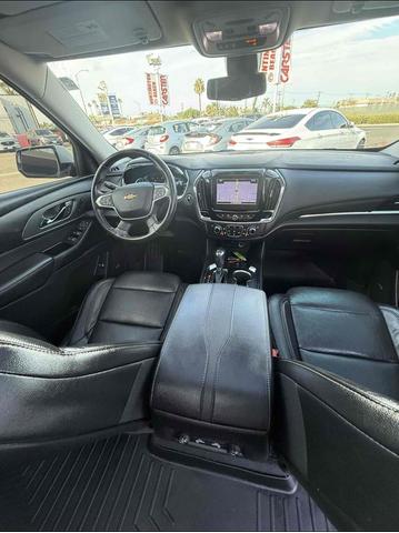 Photo of 2018 Silver Ice Metallic Chevrolet Traverse