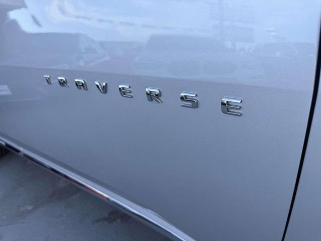Photo of 2018 Silver Ice Metallic Chevrolet Traverse
