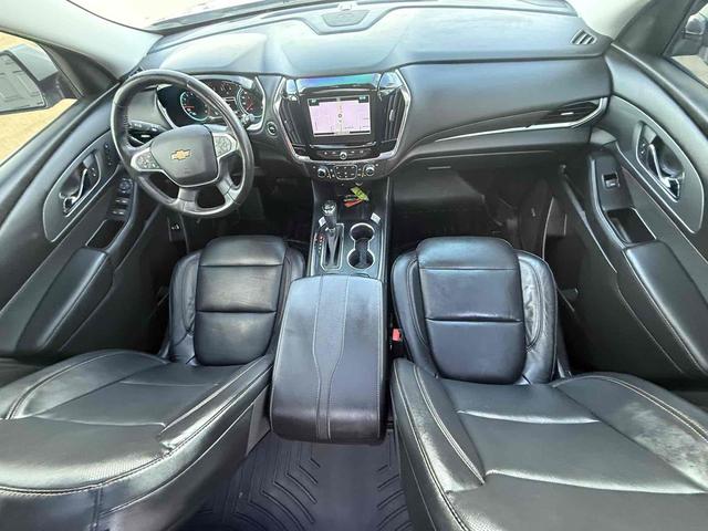 Photo of 2018 Silver Ice Metallic Chevrolet Traverse