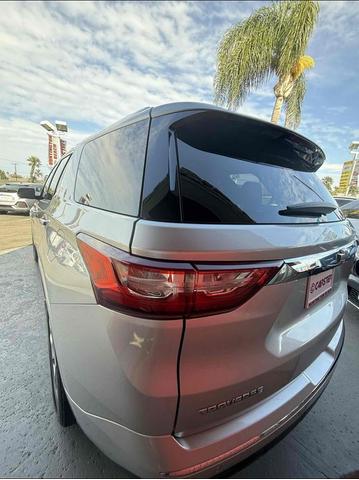 Photo of 2018 Silver Ice Metallic Chevrolet Traverse