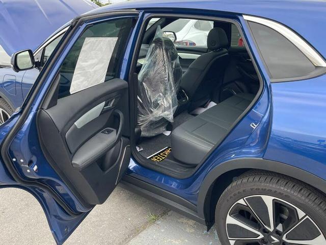 Photo of 2023 VinFast Blue Metallic VinFast VF 8