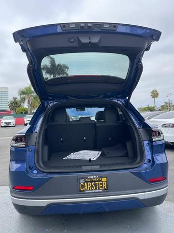 Photo of 2023 VinFast Blue Metallic VinFast VF 8