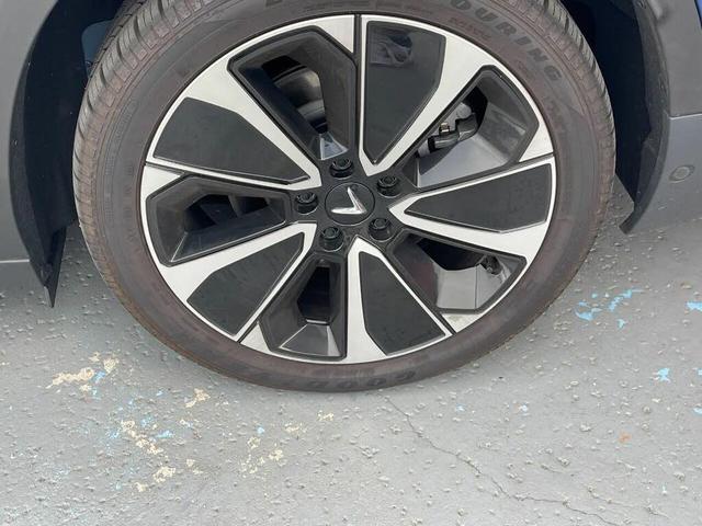 Photo of 2023 VinFast Blue Metallic VinFast VF 8