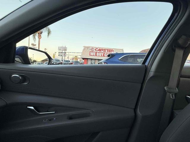 Photo of 2021 Intense Blue Hyundai ELANTRA