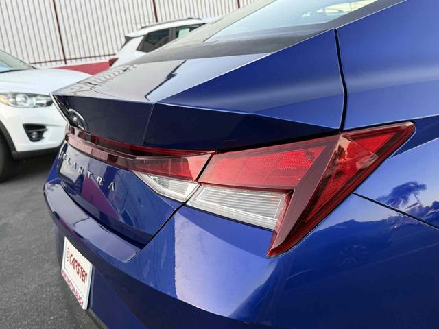 Photo of 2021 Intense Blue Hyundai ELANTRA
