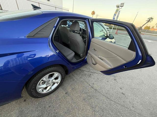 Photo of 2021 Intense Blue Hyundai ELANTRA