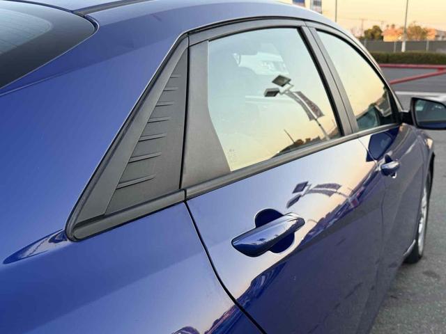 Photo of 2021 Intense Blue Hyundai ELANTRA