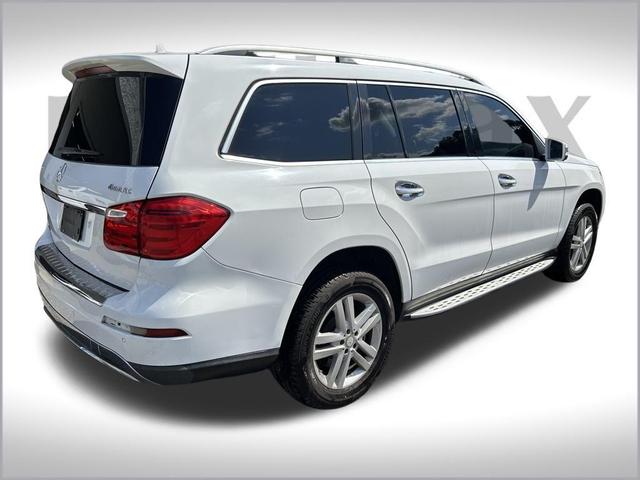 Photo of 2016 Polar White Mercedes-Benz GL-Class