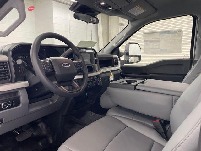 Photo of 2026 Oxford White Ford F-250