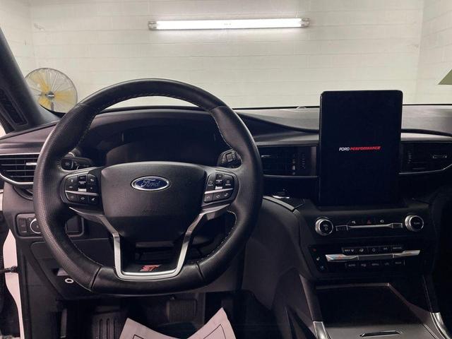 Photo of 2020 Star White Ford Explorer