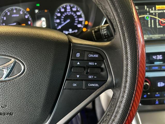 Photo of 2016 Venetian Red Hyundai SONATA