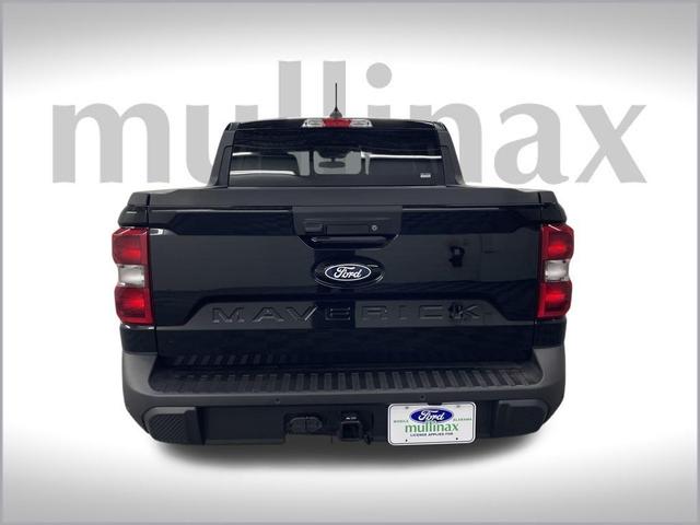 Photo of 2025 Shadow Black Ford Maverick