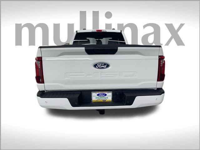 Photo of 2025 Oxford White Ford F-150