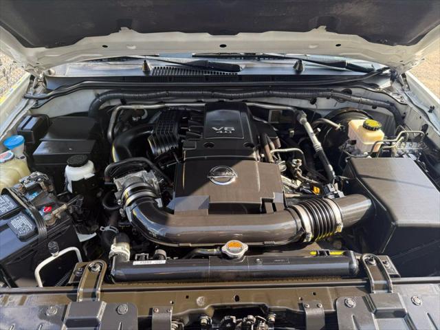 Photo of 2016 Glacier White Nissan Frontier