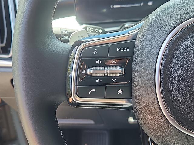 Photo of 2025 Cityscape Green Kia Sorento Plug-In Hybrid
