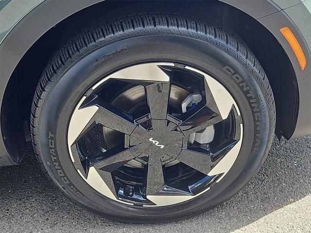 Photo of 2025 Cityscape Green Kia Sorento Plug-In Hybrid