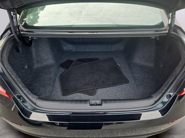 Photo of 2022 Crystal Black Pearl Honda Accord