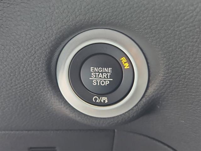 Photo of 2023 Granite Crystal Metallic Clearcoat Chrysler Pacifica Hybrid
