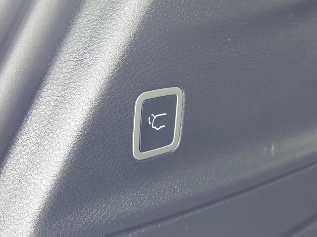 Photo of 2023 Granite Crystal Metallic Clearcoat Chrysler Pacifica Hybrid