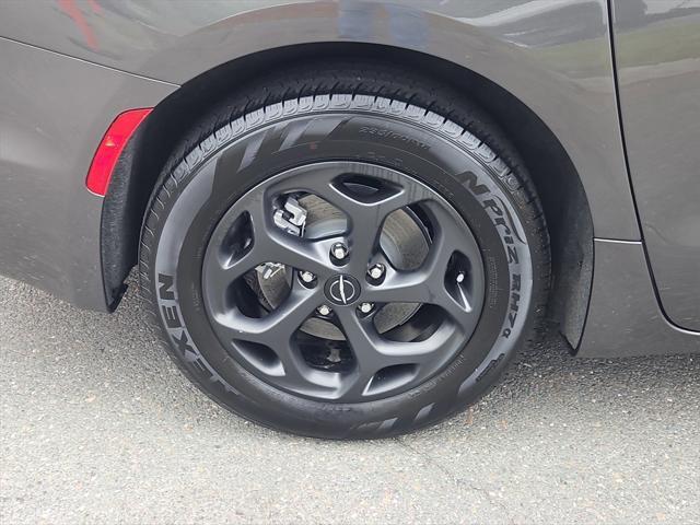 Photo of 2023 Granite Crystal Metallic Clearcoat Chrysler Pacifica Hybrid