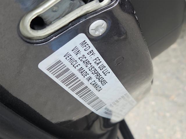 Photo of 2023 Granite Crystal Metallic Clearcoat Chrysler Pacifica Hybrid