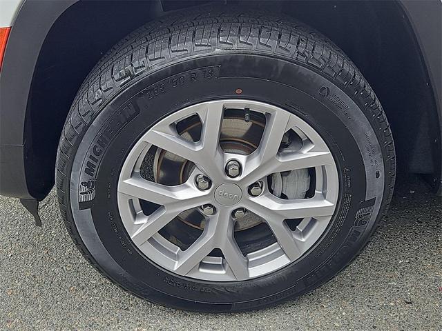 Photo of 2022 Bright White Clearcoat Jeep Grand Cherokee