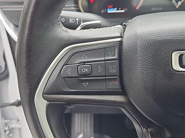 Photo of 2022 Bright White Clearcoat Jeep Grand Cherokee