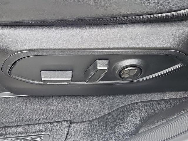 Photo of 2022 Bright White Clearcoat Jeep Grand Cherokee