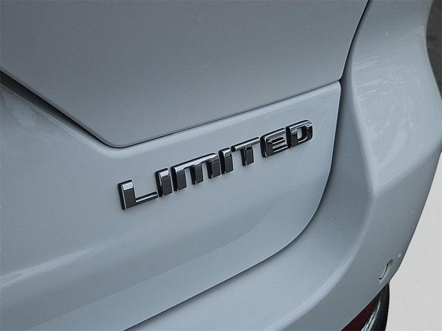 Photo of 2022 Bright White Clearcoat Jeep Grand Cherokee