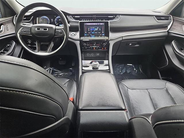 Photo of 2022 Bright White Clearcoat Jeep Grand Cherokee