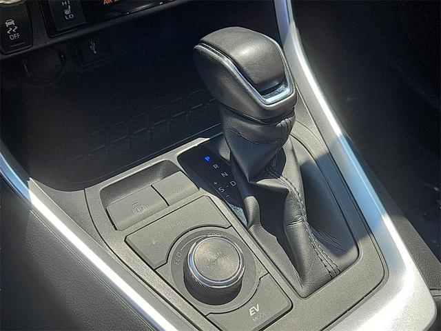 Photo of 2022 Silver Sky Metallic Toyota RAV4 Hybrid
