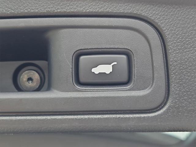 Photo of 2022 Deep Scarlet Pearl Honda Pilot