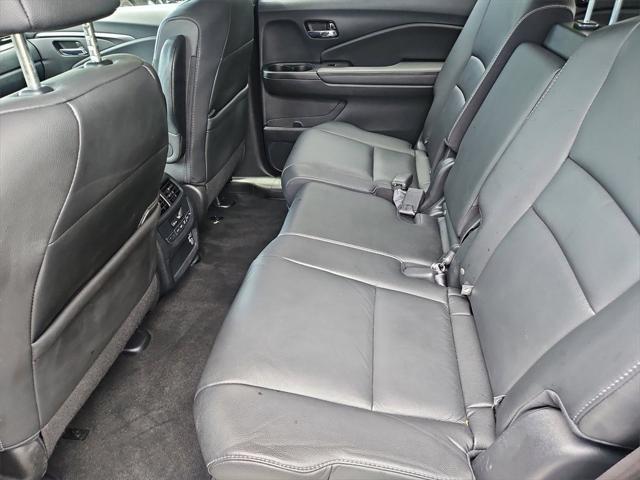 Photo of 2022 Deep Scarlet Pearl Honda Pilot