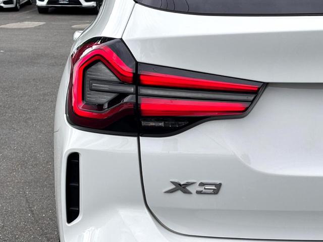 Photo of 2022 White BMW X3