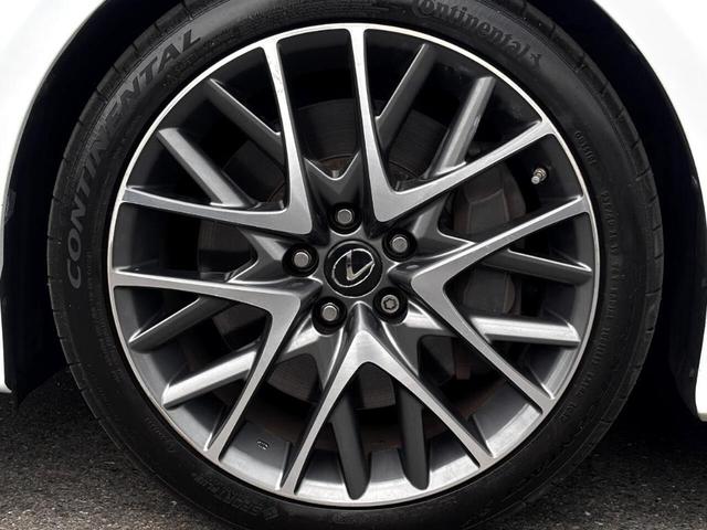 Photo of 2016 White Lexus RC 200t