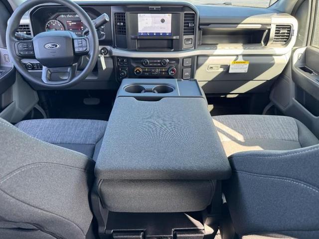 Photo of 2025 Oxford White Ford F-250