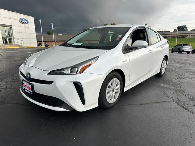 Photo of 2022 White Toyota Prius