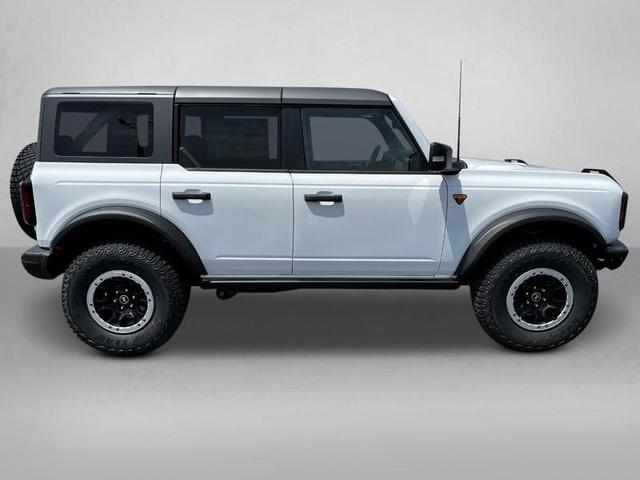 Photo of 2024 Oxford White Ford Bronco