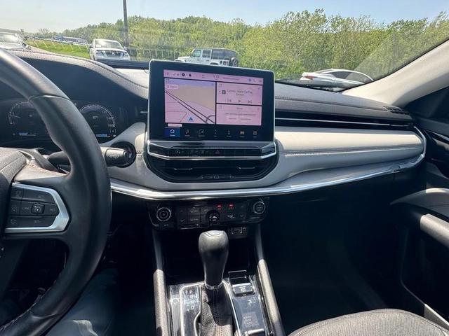 Photo of 2022 Velvet Red Pearlcoat Jeep Compass