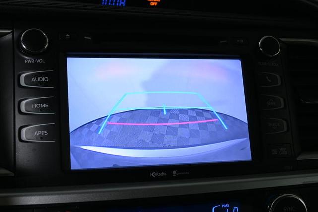 Photo of 2015 Silver Sky Toyota Highlander