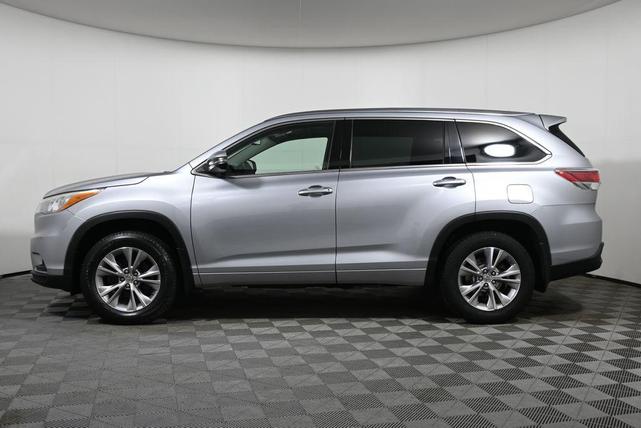Photo of 2015 Silver Sky Toyota Highlander
