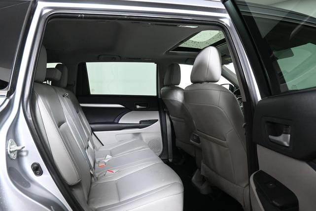 Photo of 2015 Silver Sky Toyota Highlander
