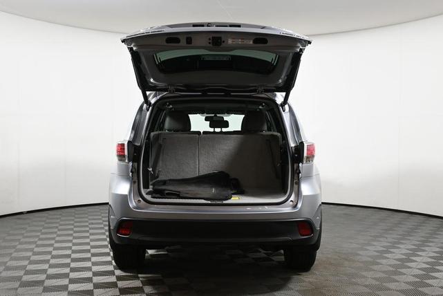 Photo of 2015 Silver Sky Toyota Highlander