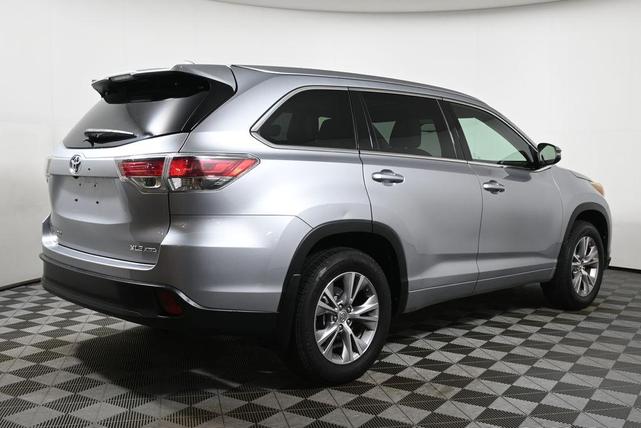 Photo of 2015 Silver Sky Toyota Highlander