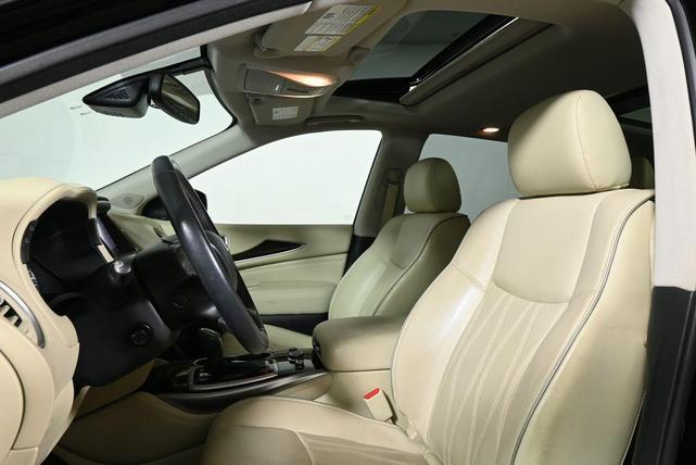 Photo of 2017 Black INFINITI QX60