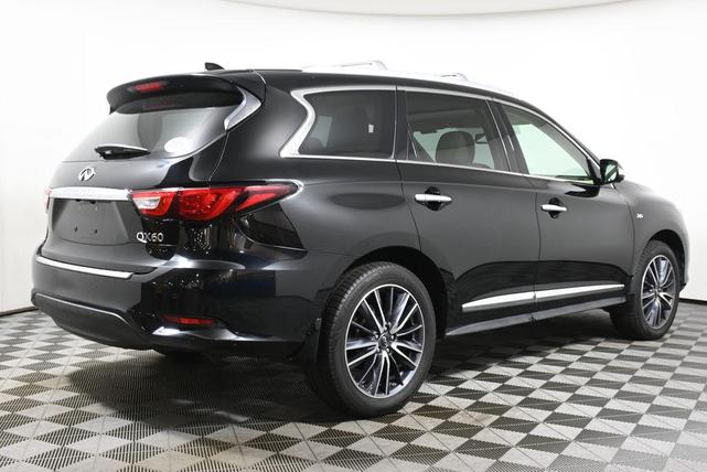 Photo of 2017 Black INFINITI QX60