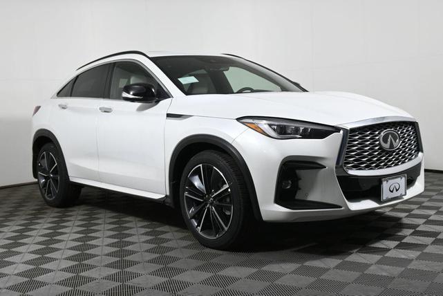 Photo of 2025 Radiant White INFINITI QX55