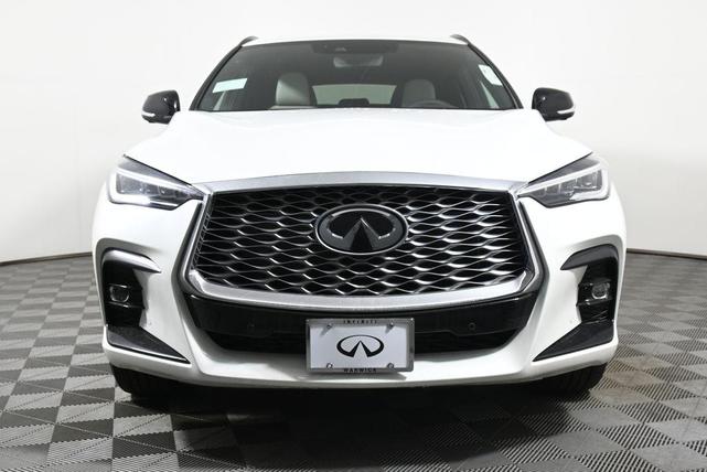 Photo of 2025 Radiant White INFINITI QX55