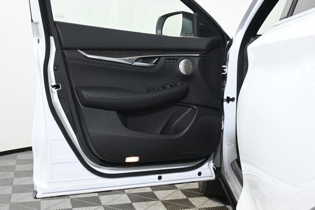 Photo of 2025 Radiant White INFINITI QX55